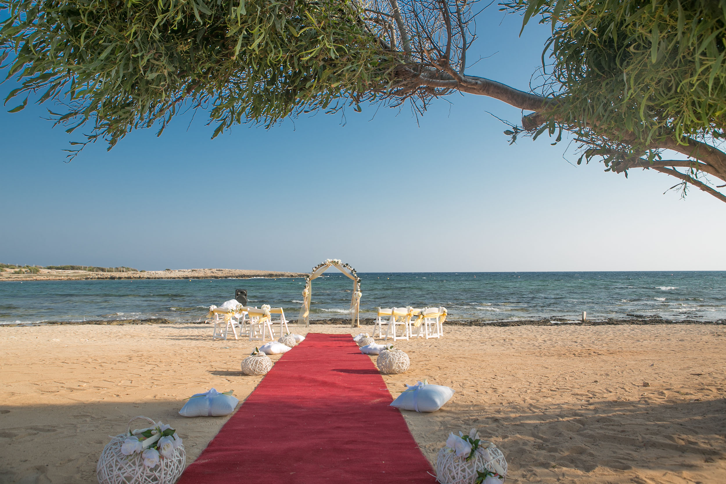 Book your wedding day in Votsalo Beach Venue (Ziatzi)