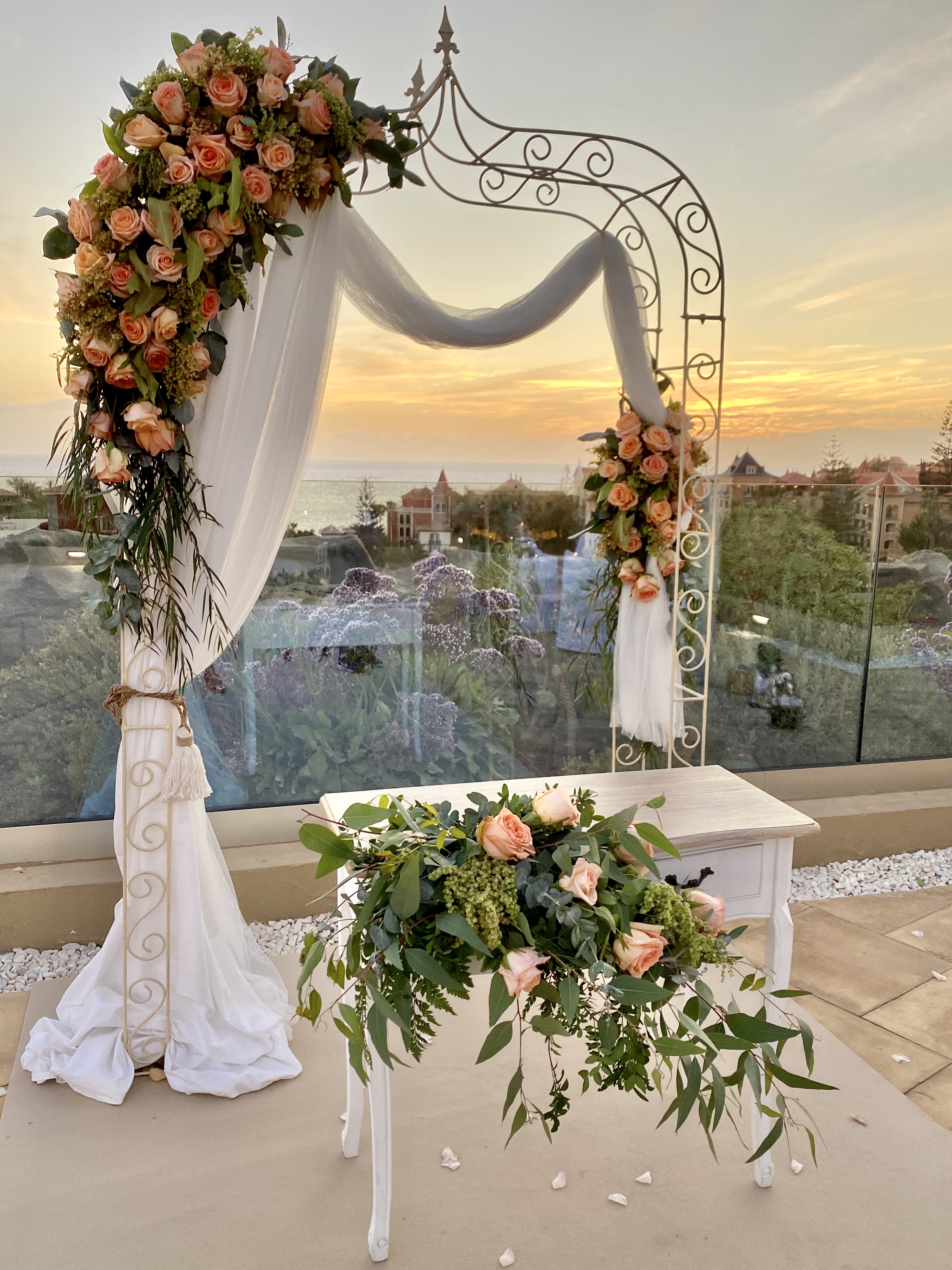 Book your wedding day in GF VICTORIA