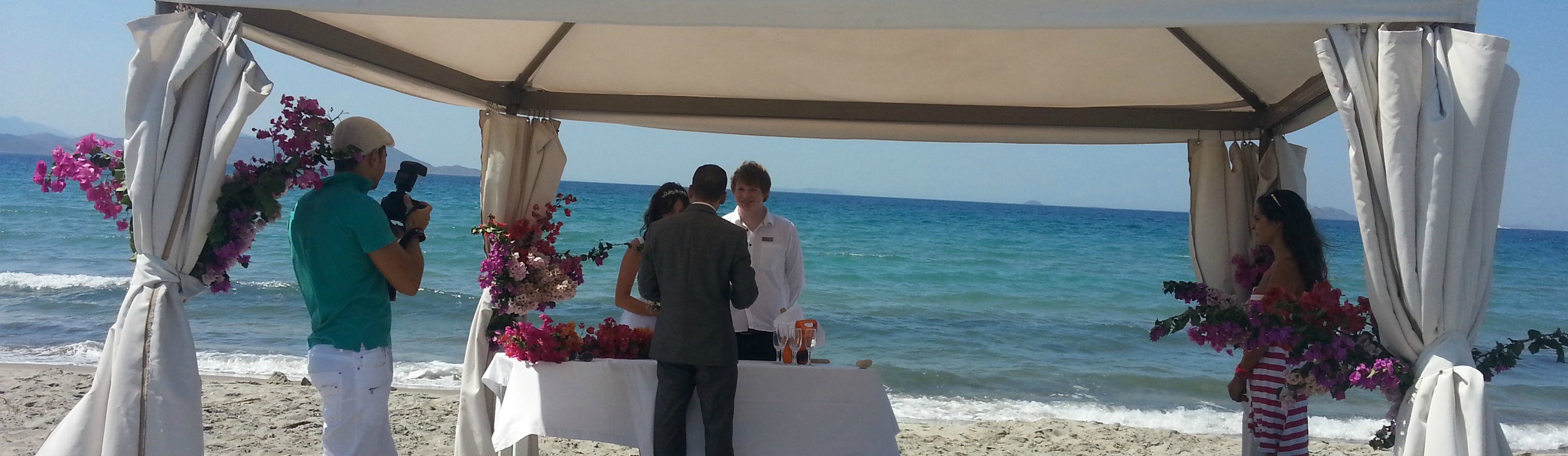 Image: http://www.bookyourweddingday.com/images/media/uploadfiles/20130804_150516.jpg