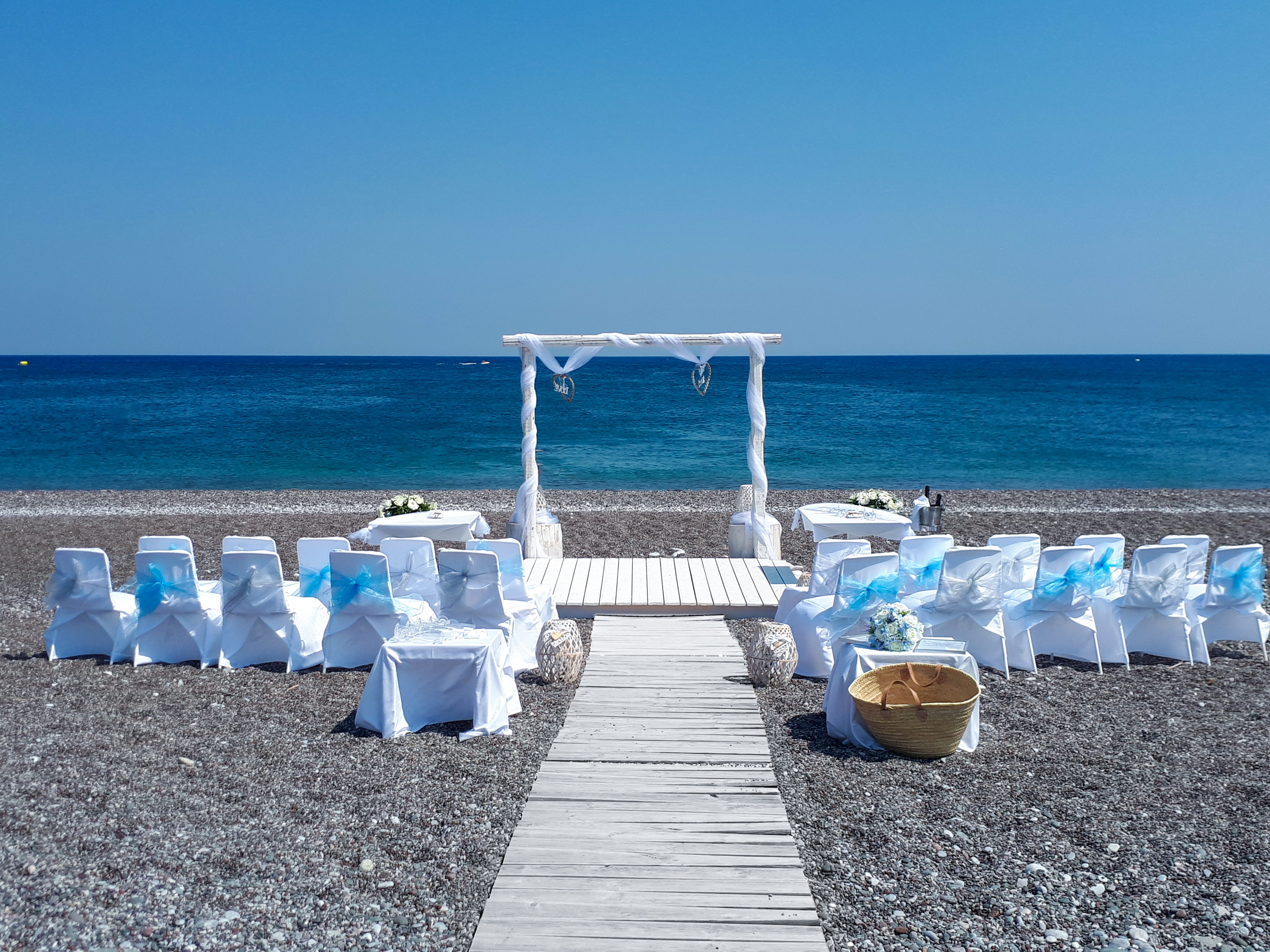 Image: http://www.bookyourweddingday.com/images/media/uploadfiles/20190816_150641-2.jpg