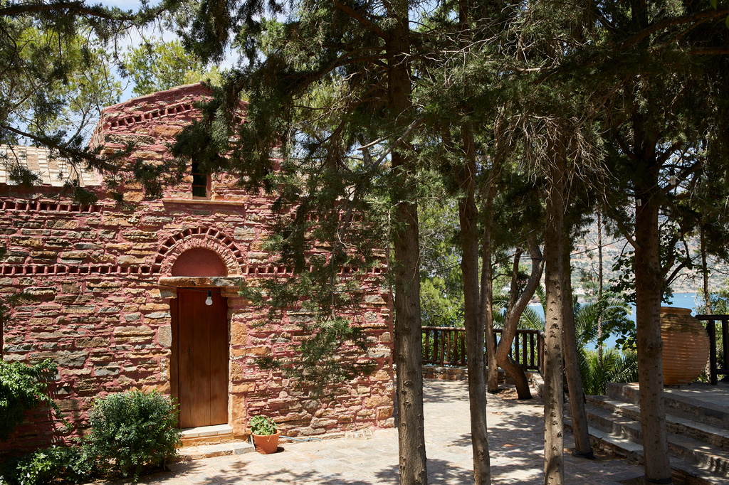Image: http://www.bookyourweddingday.com/images/media/uploadfiles/ChapelMirabello.jpg
