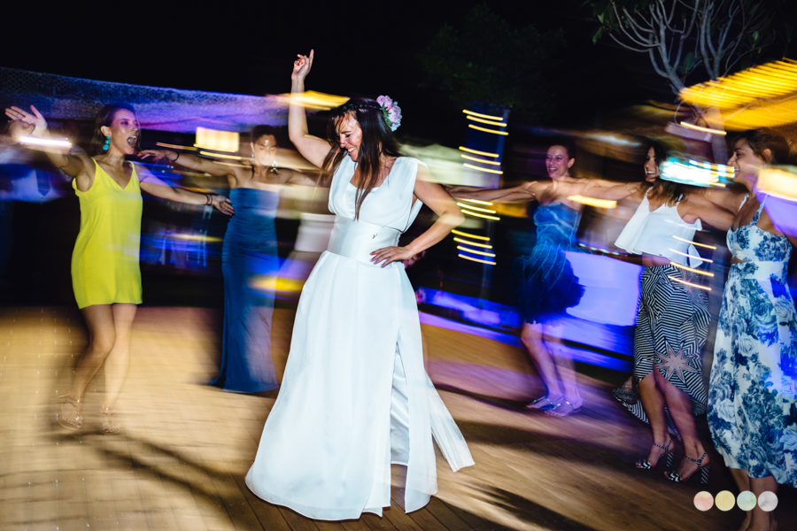 Image: http://www.bookyourweddingday.com/images/media/uploadfiles/DG_0726small.jpg