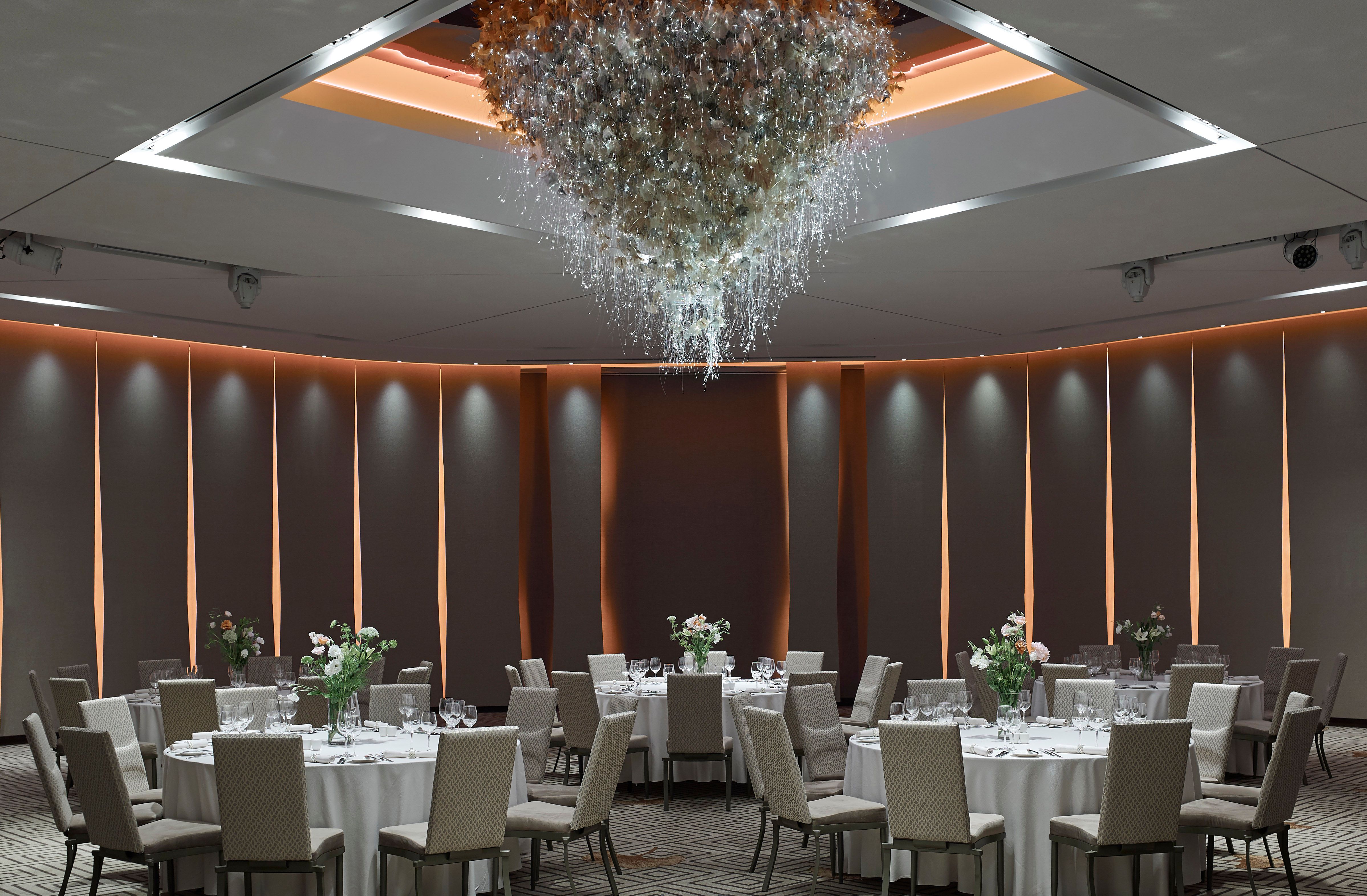 Image: http://www.bookyourweddingday.com/images/media/uploadfiles/EpZhMueA.jpeg
