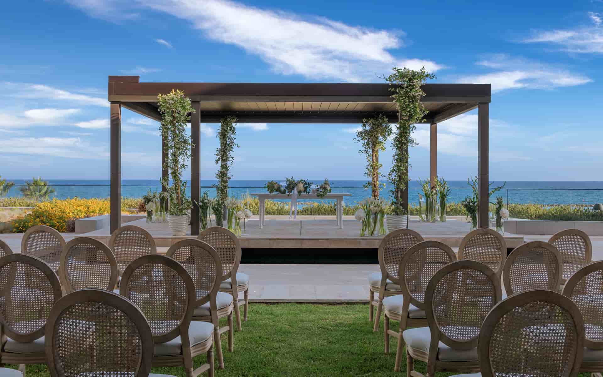 Image: http://www.bookyourweddingday.com/images/media/uploadfiles/Event-Lawn-Civil-Wedding-set-up-1-NEW-1920x1201-ss.jpg
