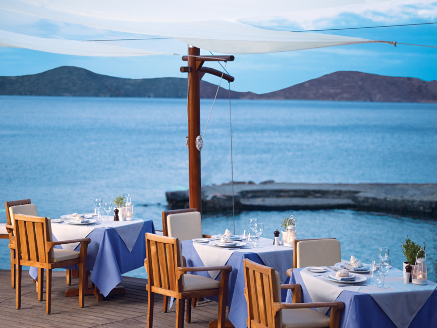 Image: http://www.bookyourweddingday.com/images/media/uploadfiles/YachtClubGallery.jpg