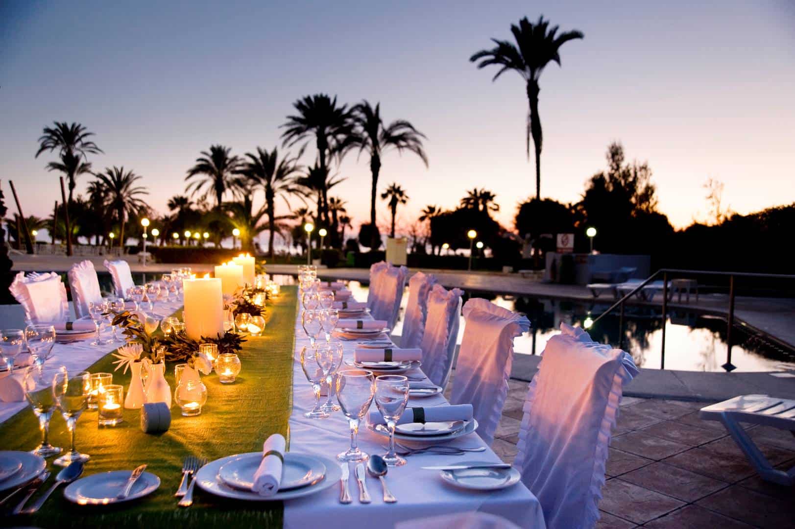 Image: http://www.bookyourweddingday.com/images/media/uploadfiles/download__poolE.jpg