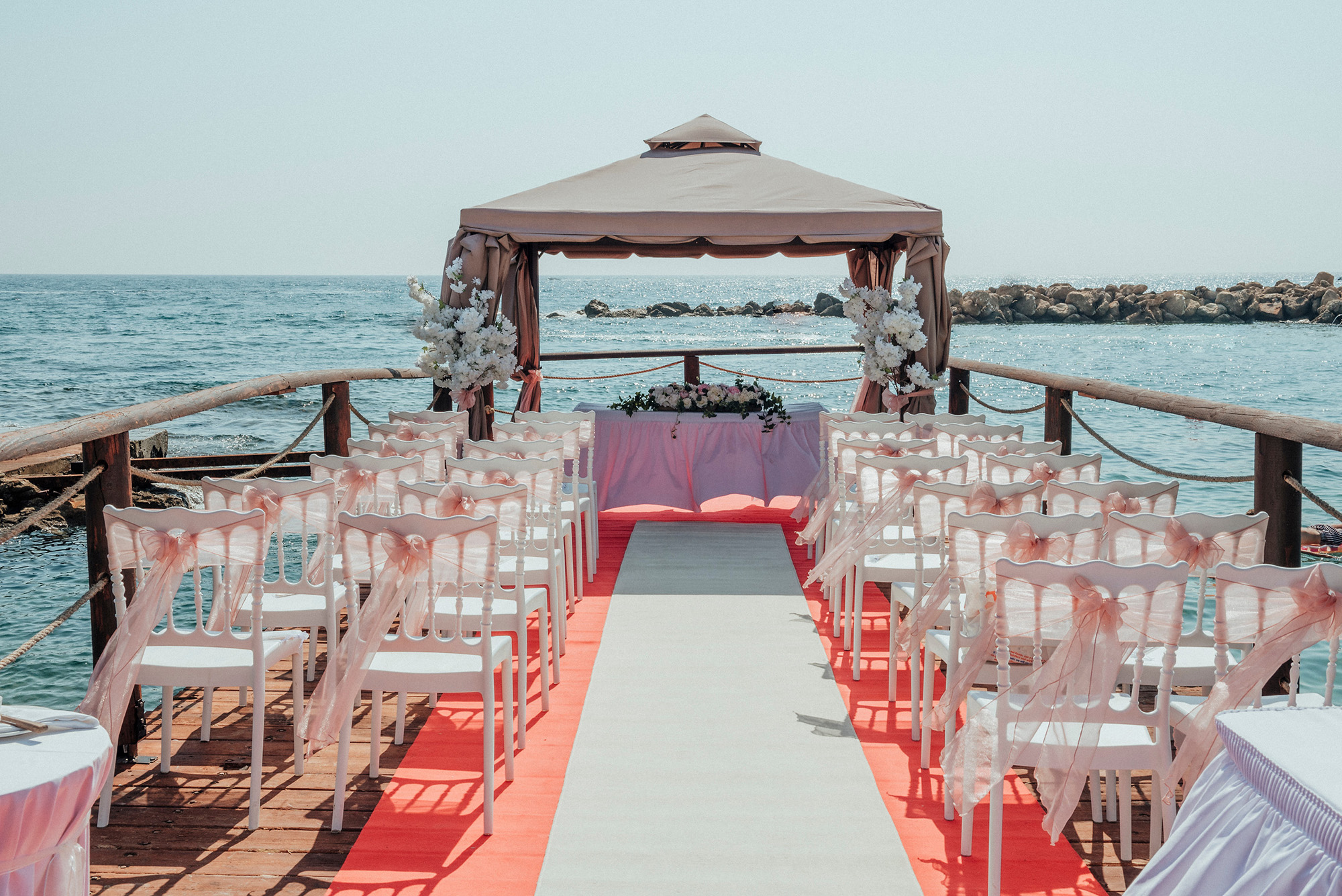Image: http://www.bookyourweddingday.com/images/media/uploadfiles/i-FvJmzbQ-X5.jpg