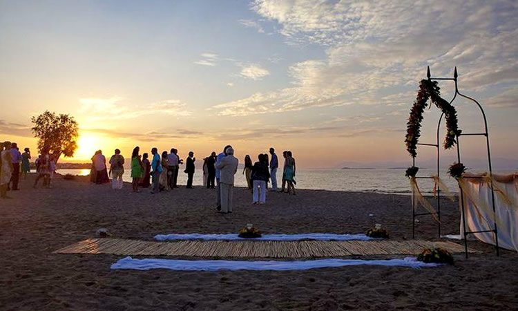 Image: http://www.bookyourweddingday.com/images/media/uploadfiles/weddings-in-greece-oasis-scala-beach-hotel-agistri-17.jpg