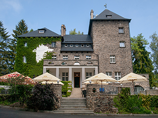 Vetrov Castle Hotel