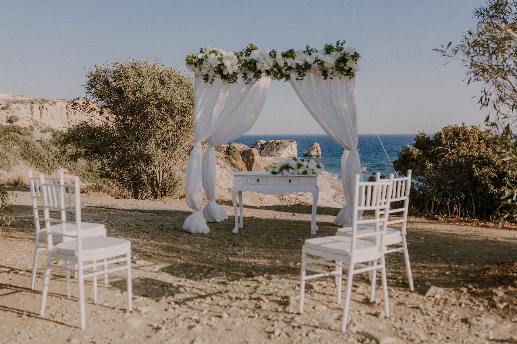 Book your wedding day in Aphrodite's Rock-Petra tou Romiou