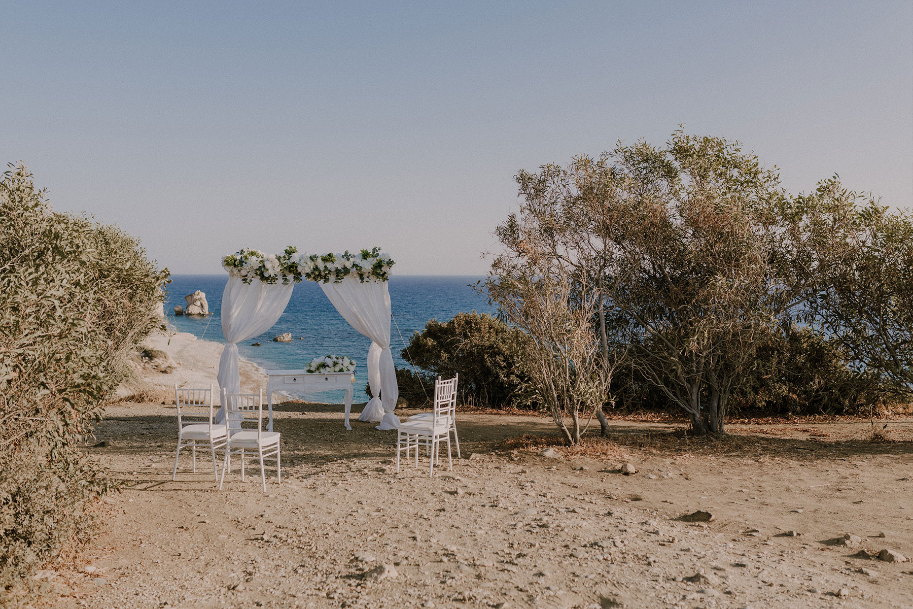 Book your wedding day in Aphrodite's Rock-Petra tou Romiou