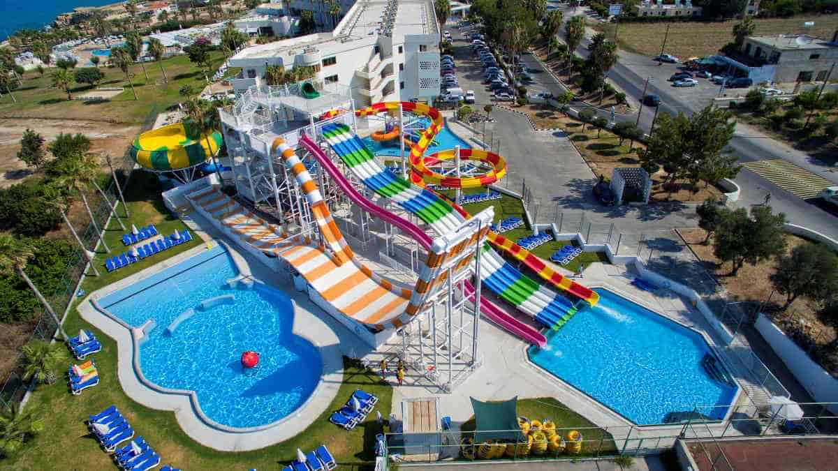 Book your wedding day in Laura Beach & Splash Resort