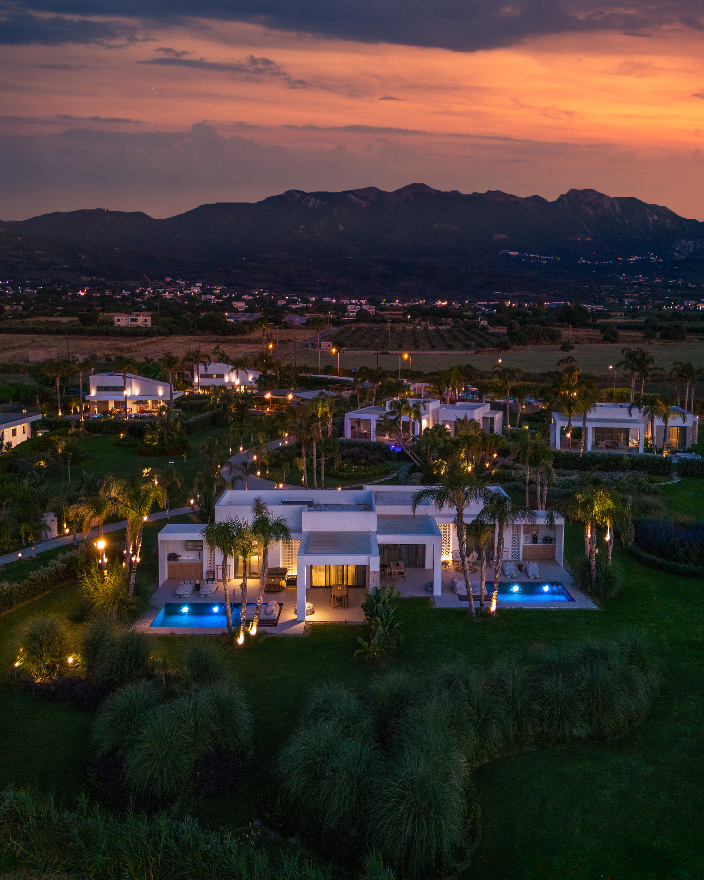 Book your wedding day in Taf Villas and Tera Venue