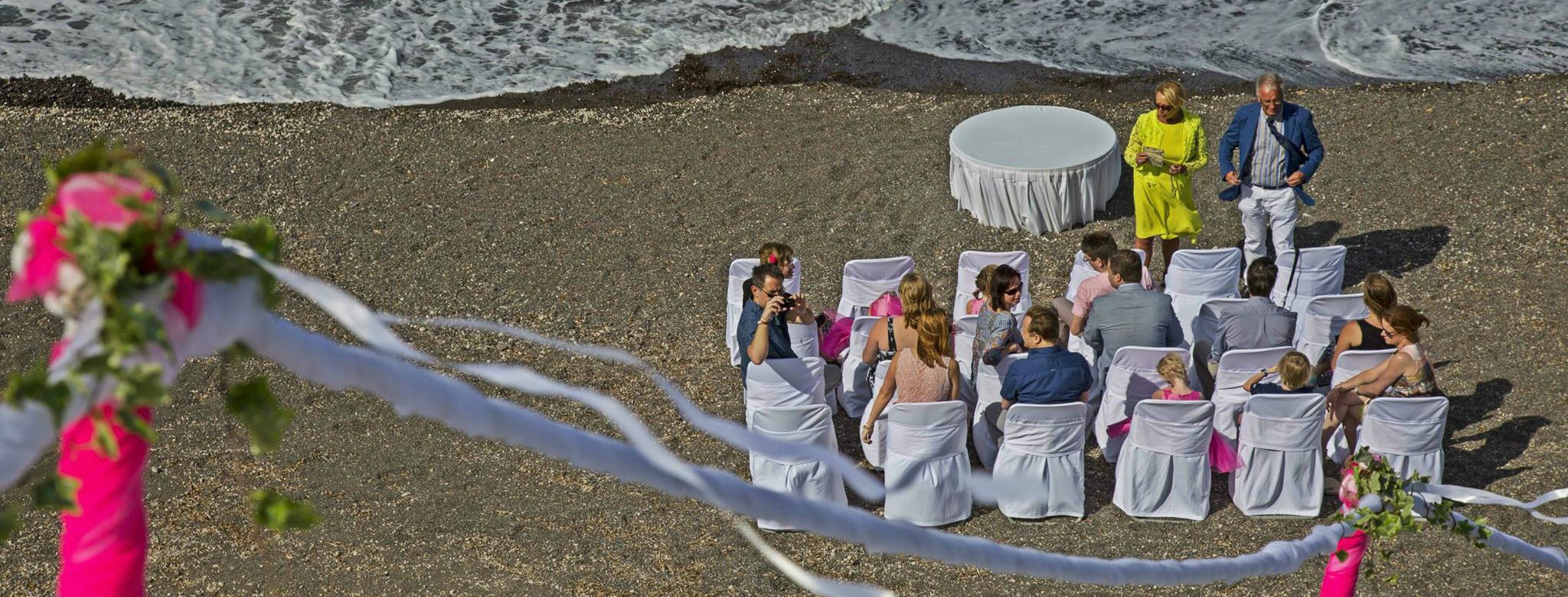Book your wedding day in En Plo Boutique Suites Santorini
