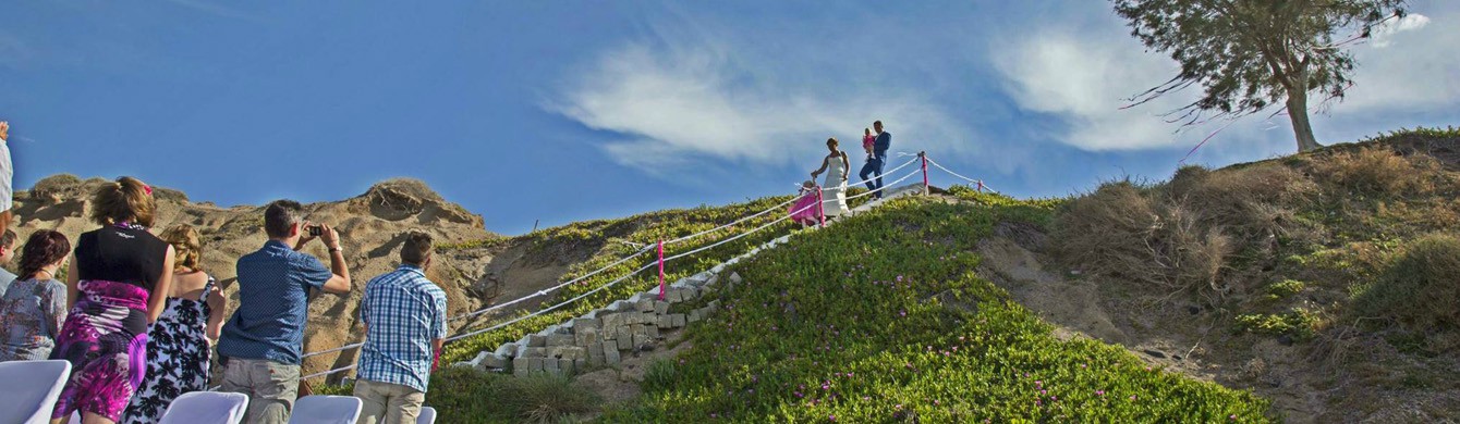 Book your wedding day in En Plo Boutique Suites Santorini