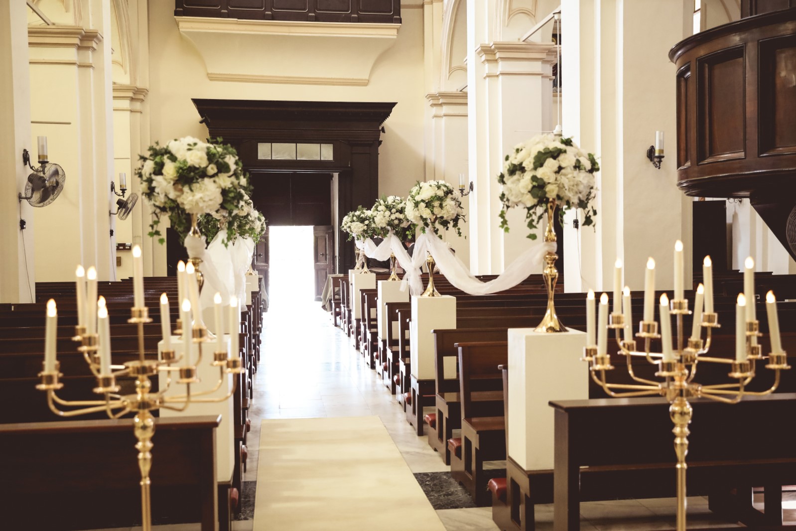 Book your wedding day in St Mary of Graces Catholic Church