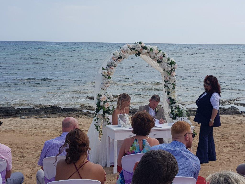 Book your wedding day in Votsalo Beach Venue (Ziatzi)