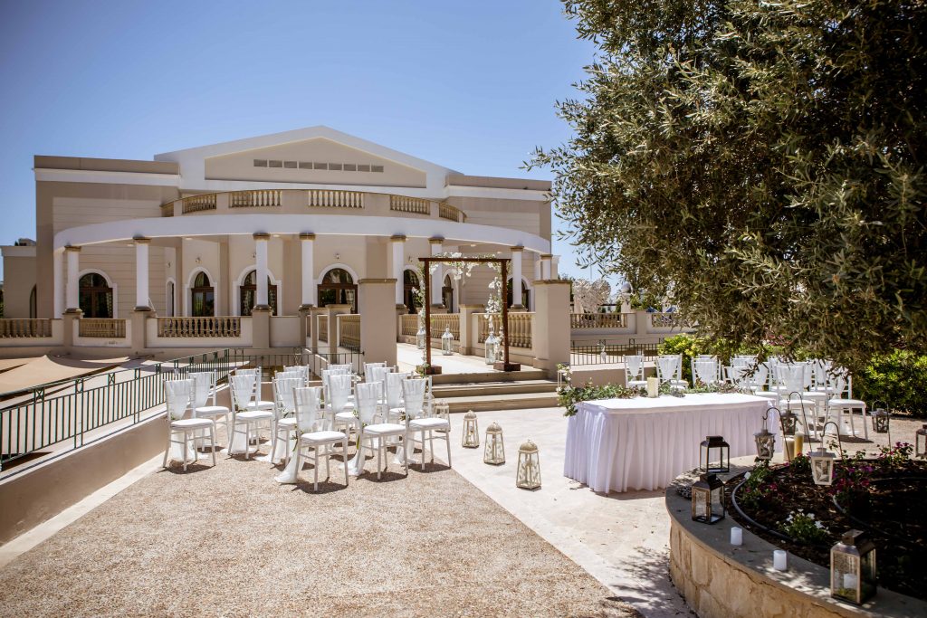 Book your wedding day in Aliathon Holiday Village Paphos