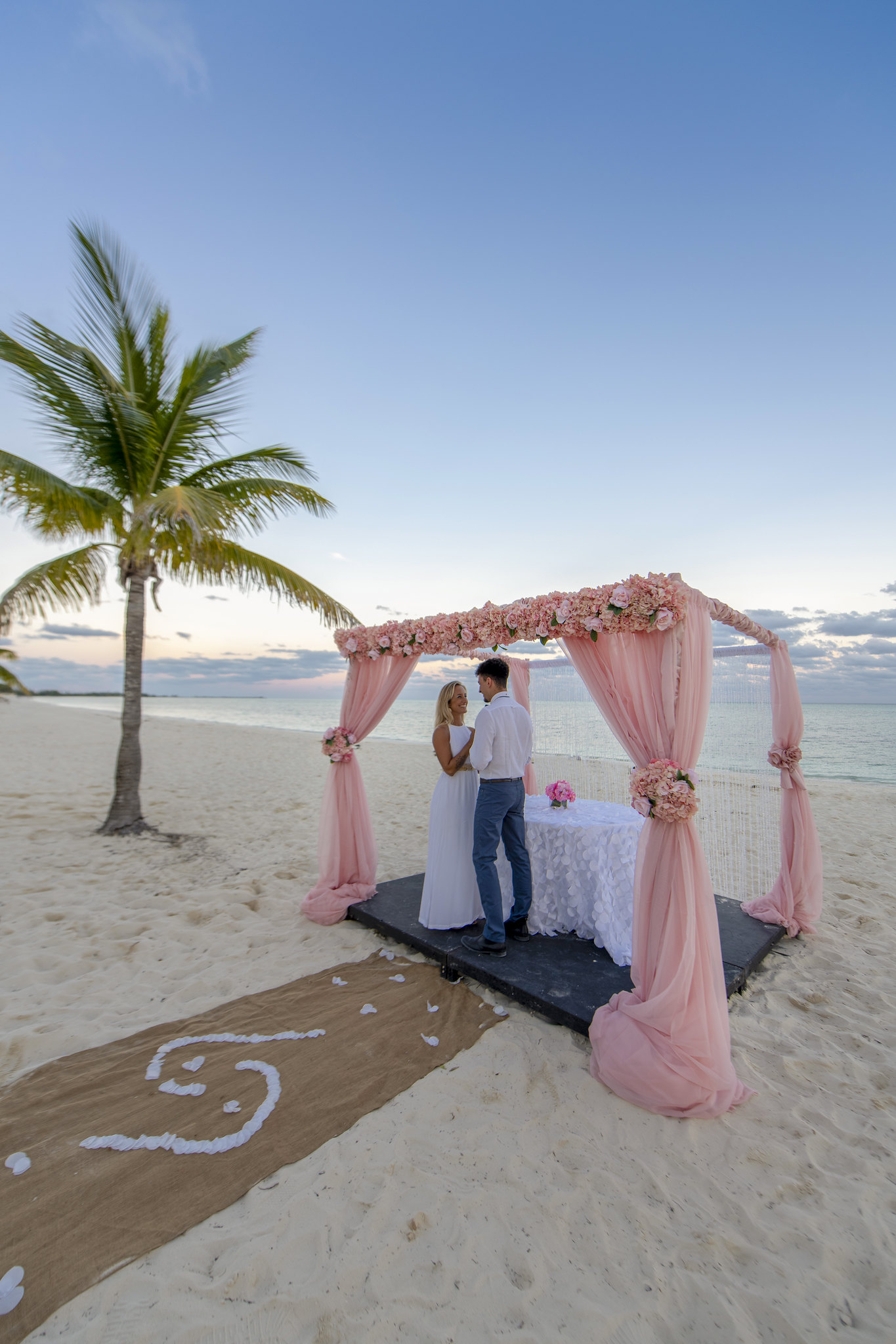 Book your wedding day in Viva Wyndham Fortuna Beach