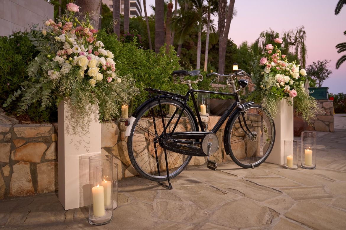 Book your wedding day in Mediterranean Beach Hotel Limassol