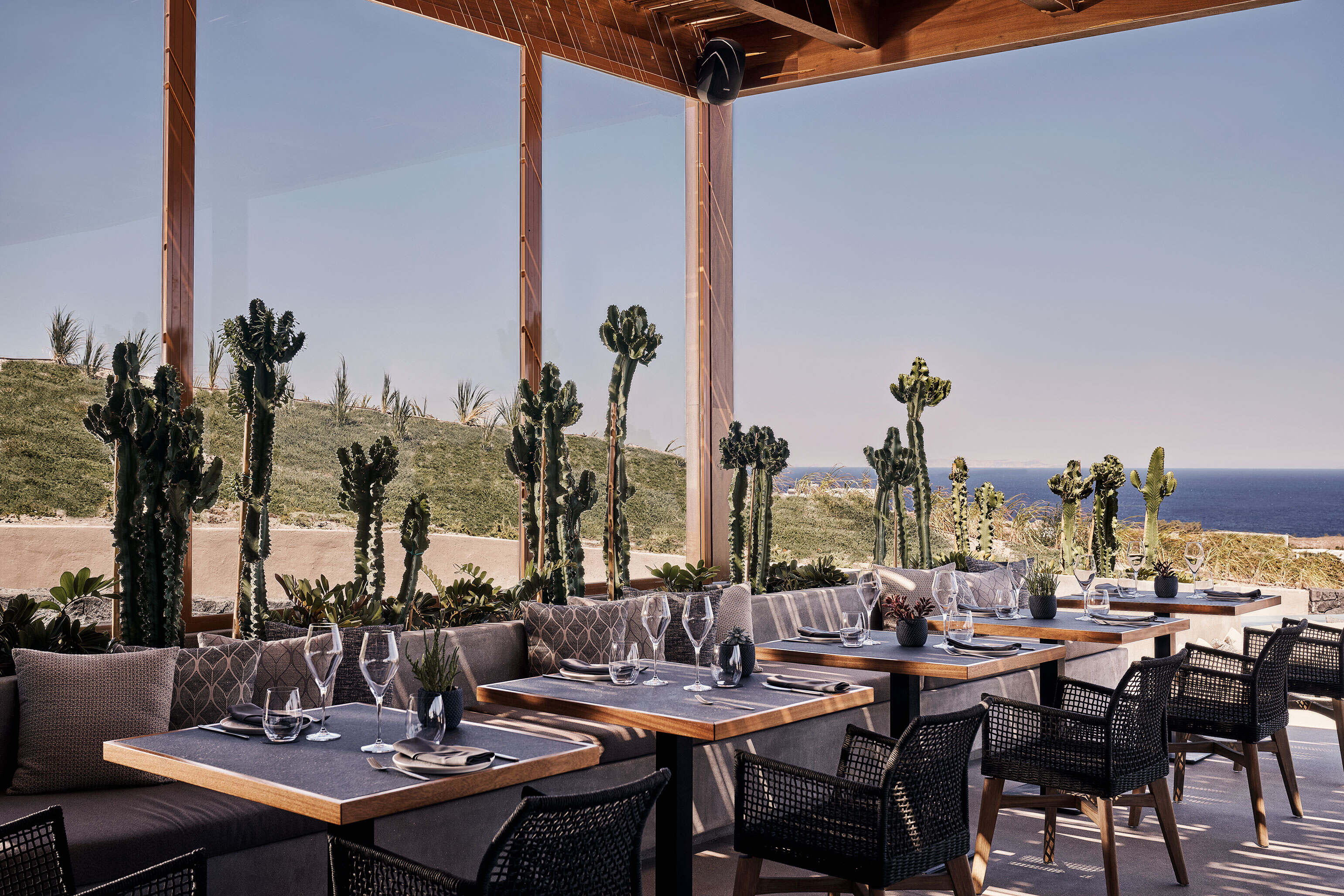 Book your wedding day in MAGMA RESORT SANTORINI
