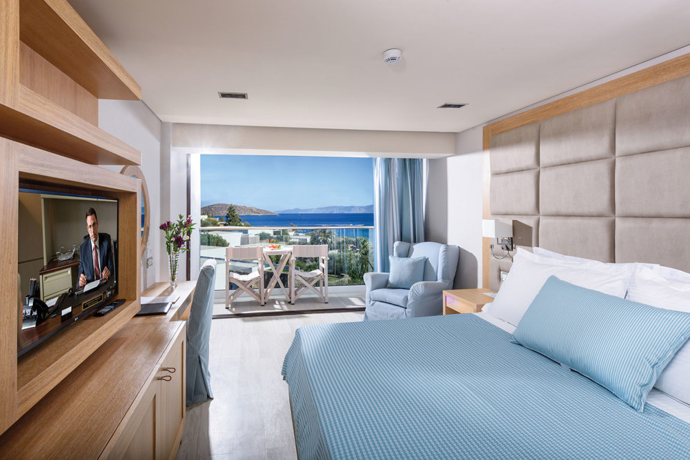 Book your wedding day in Elounda Bay Palace