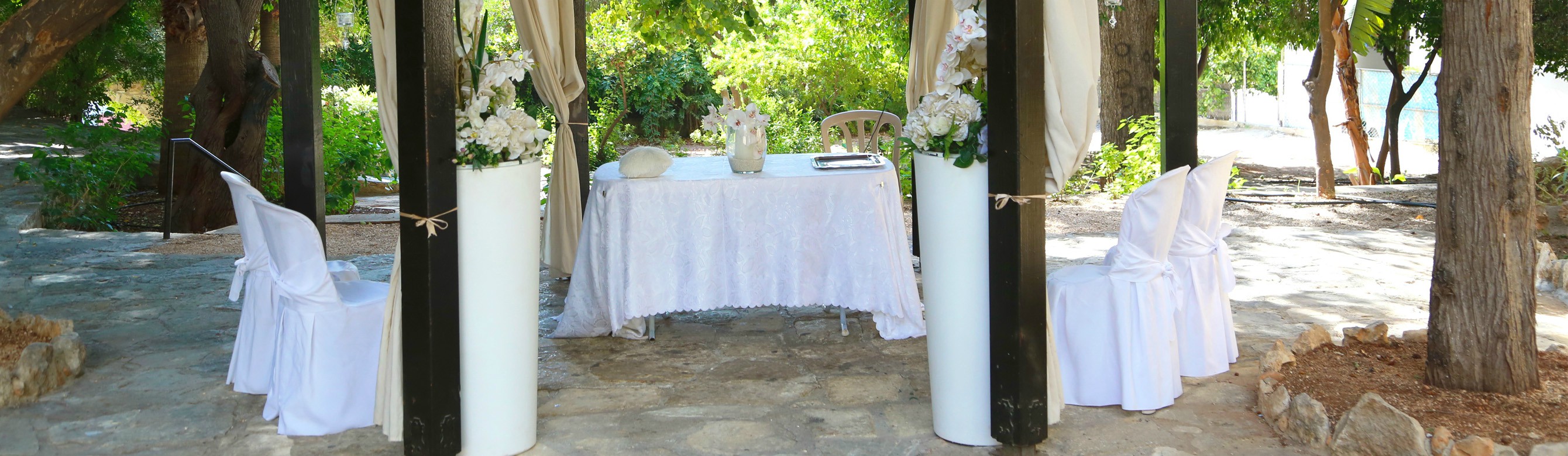 Book your wedding day in Peyia Town Hall