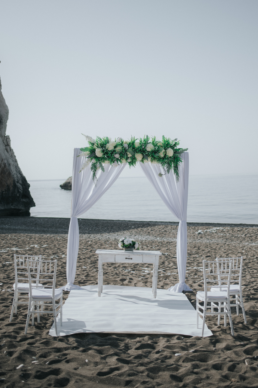 Book your wedding day in Aphrodite's Rock-Petra tou Romiou