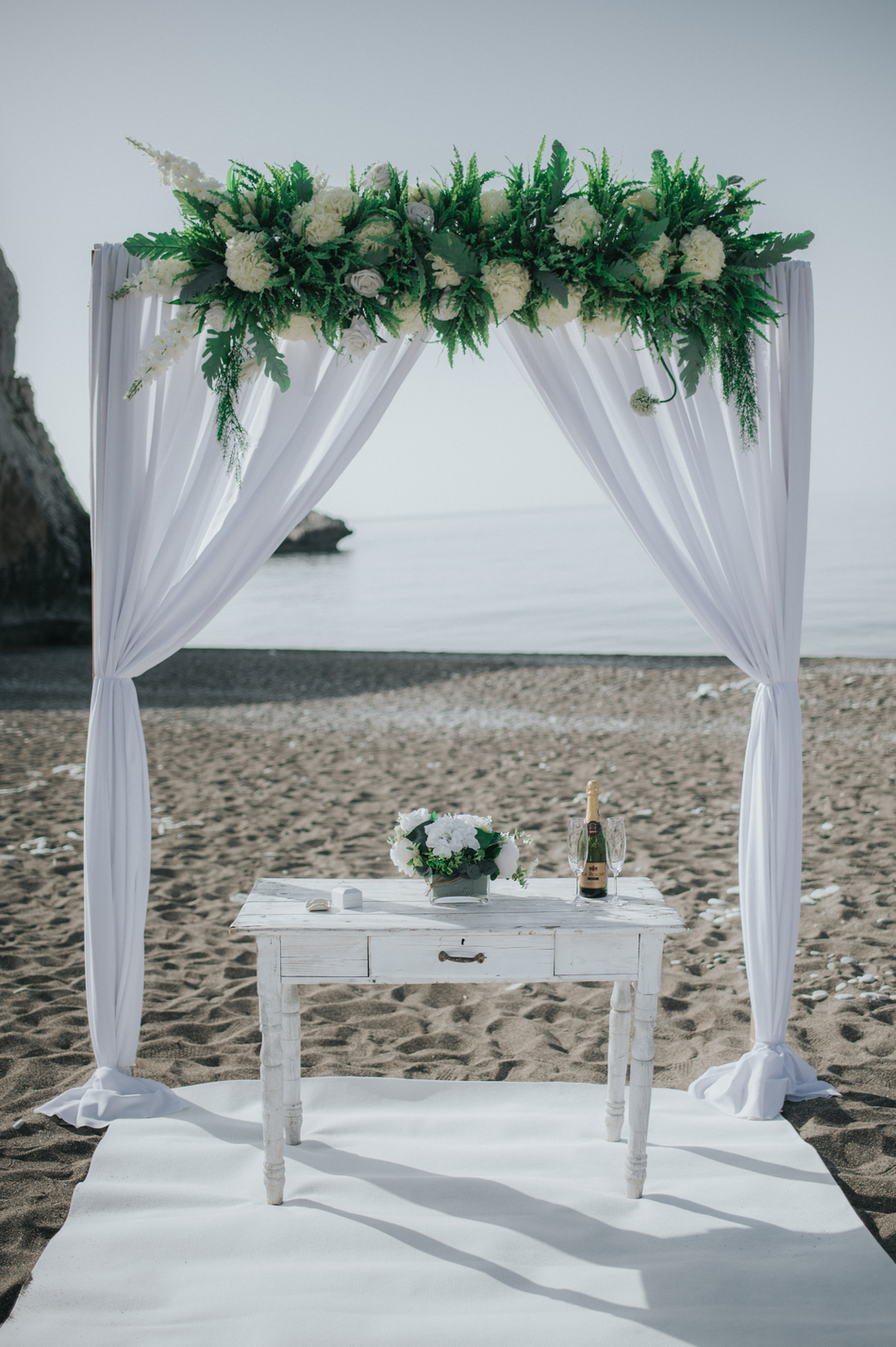 Book your wedding day in Aphrodite's Rock-Petra tou Romiou