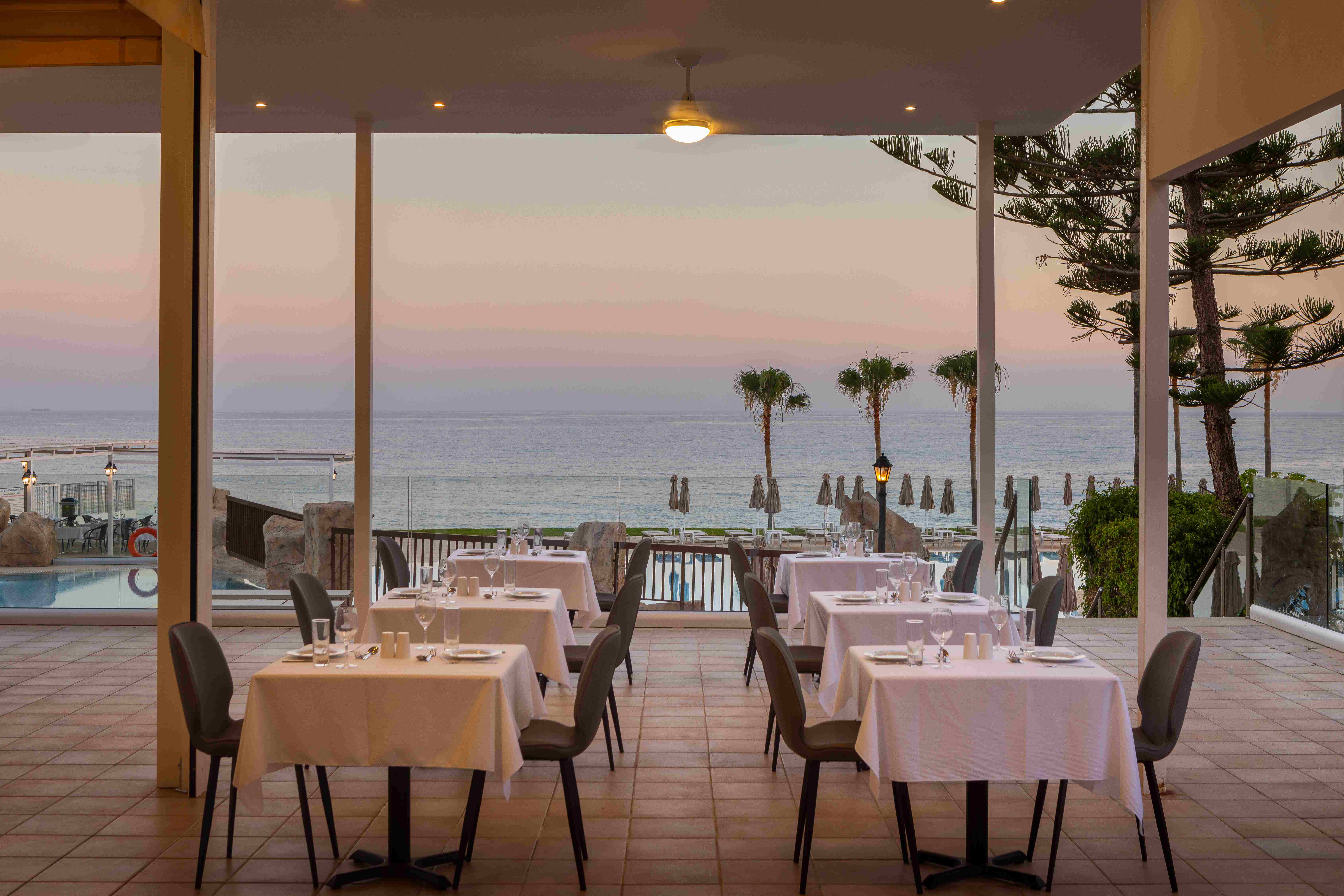 Book your wedding day in Kapetanios Aqua Resort