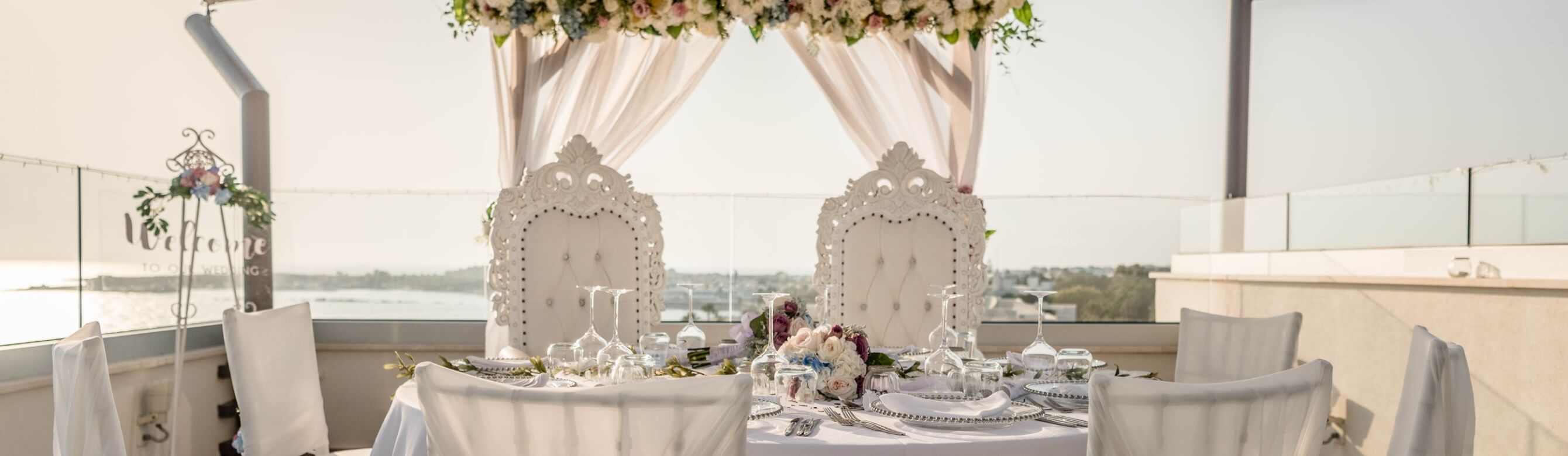Book your wedding day in Amavi