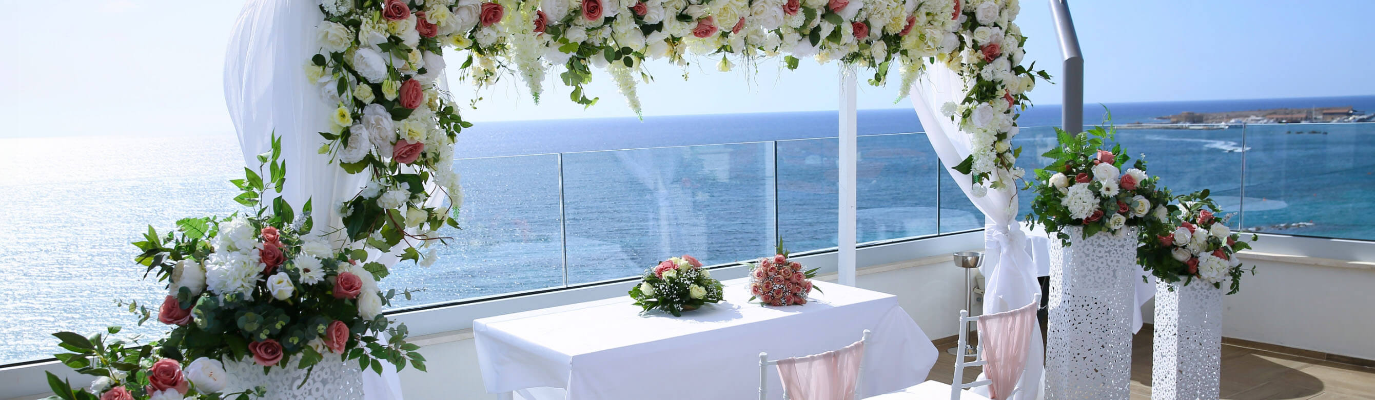 Book your wedding day in Amavi