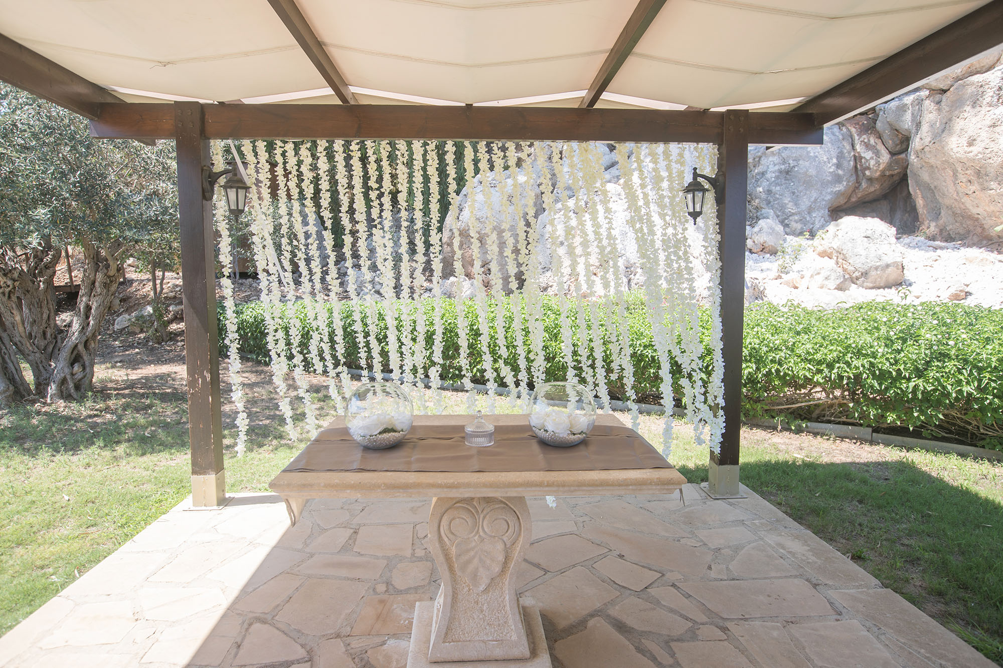 Book your wedding day in St. Elias Garden Venue