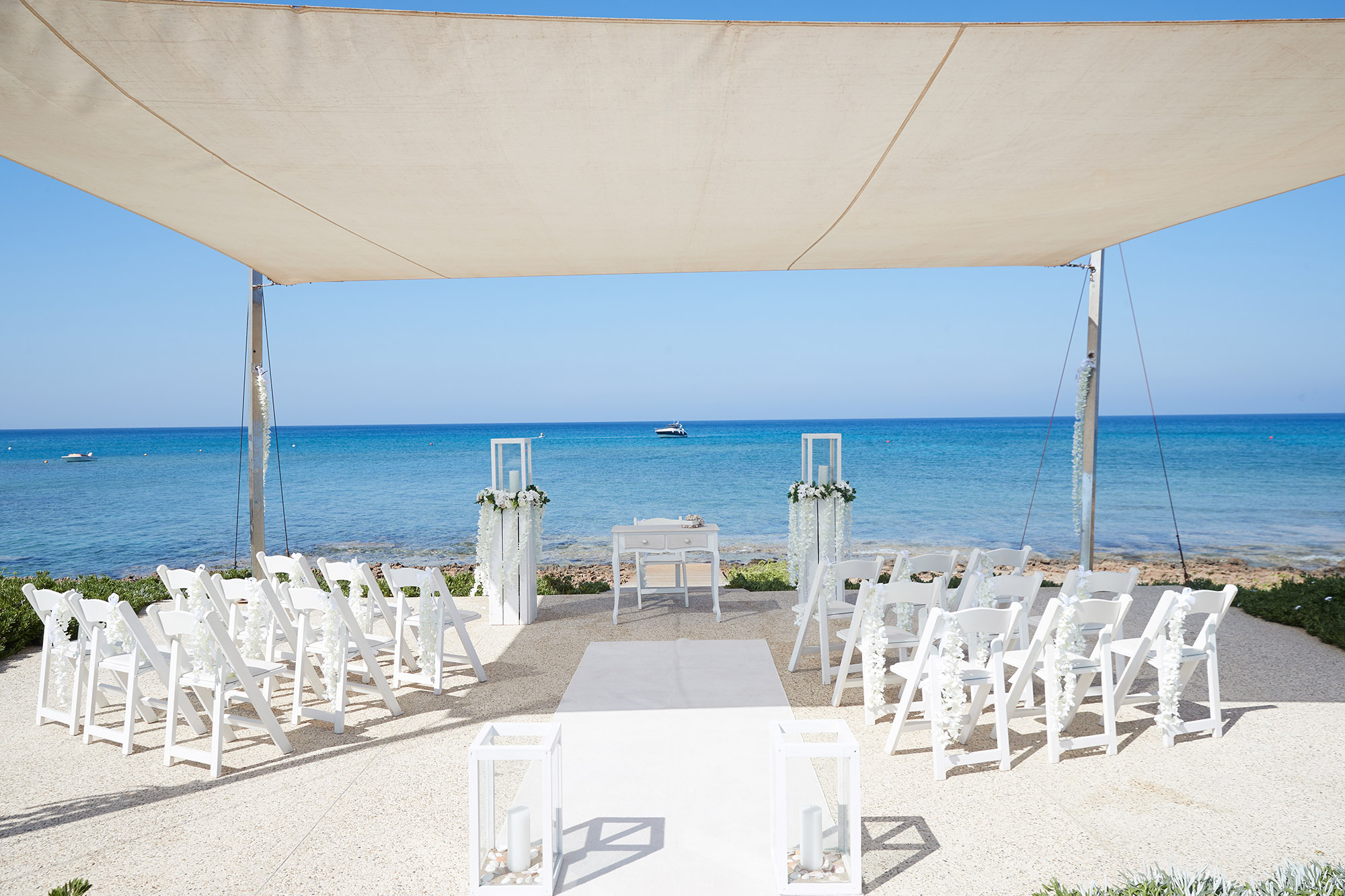 Book your wedding day in Pernera Blue Waters