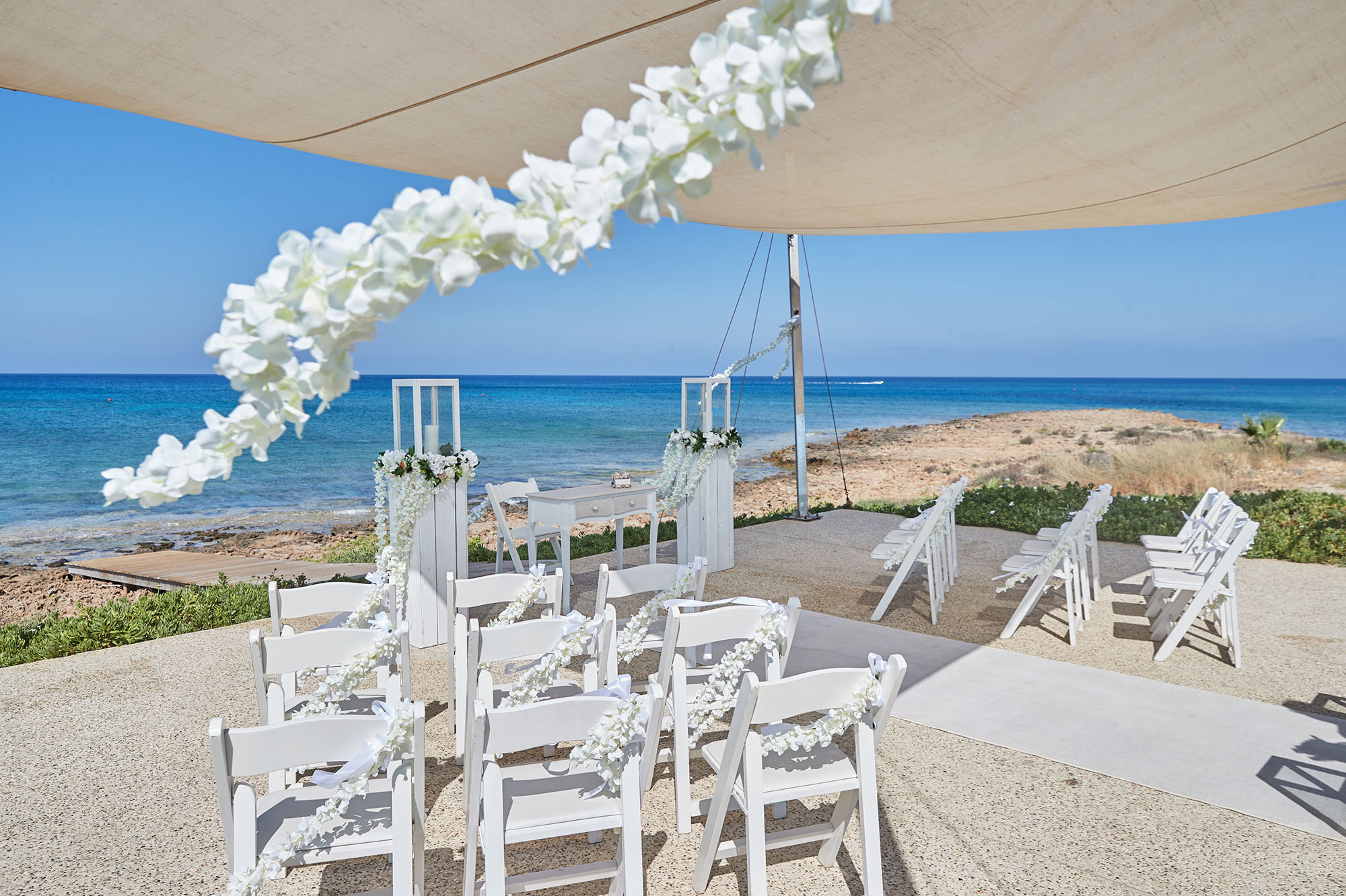 Book your wedding day in Pernera Blue Waters