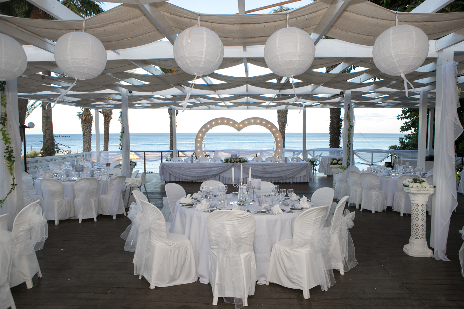 Book your wedding day in Golden Coast Beach Hotel