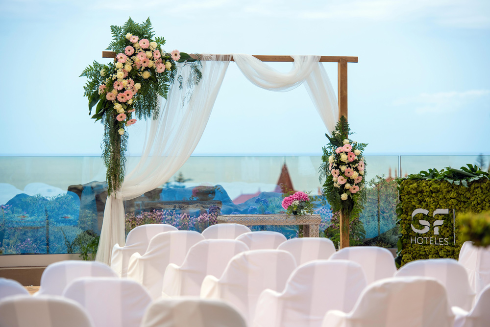 Book your wedding day in GF VICTORIA