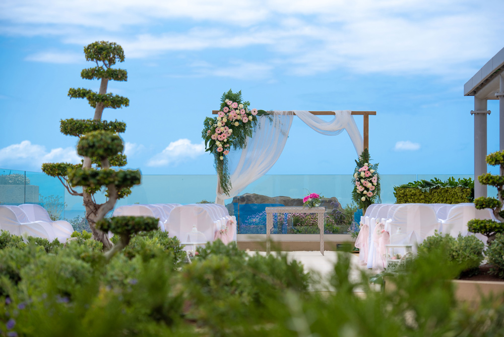 Book your wedding day in GF VICTORIA