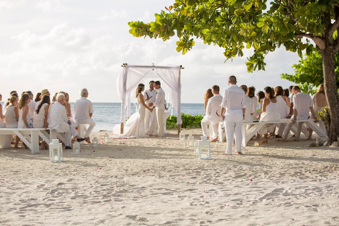 Book your wedding day in Windjammer Landing Villa Beach Resort