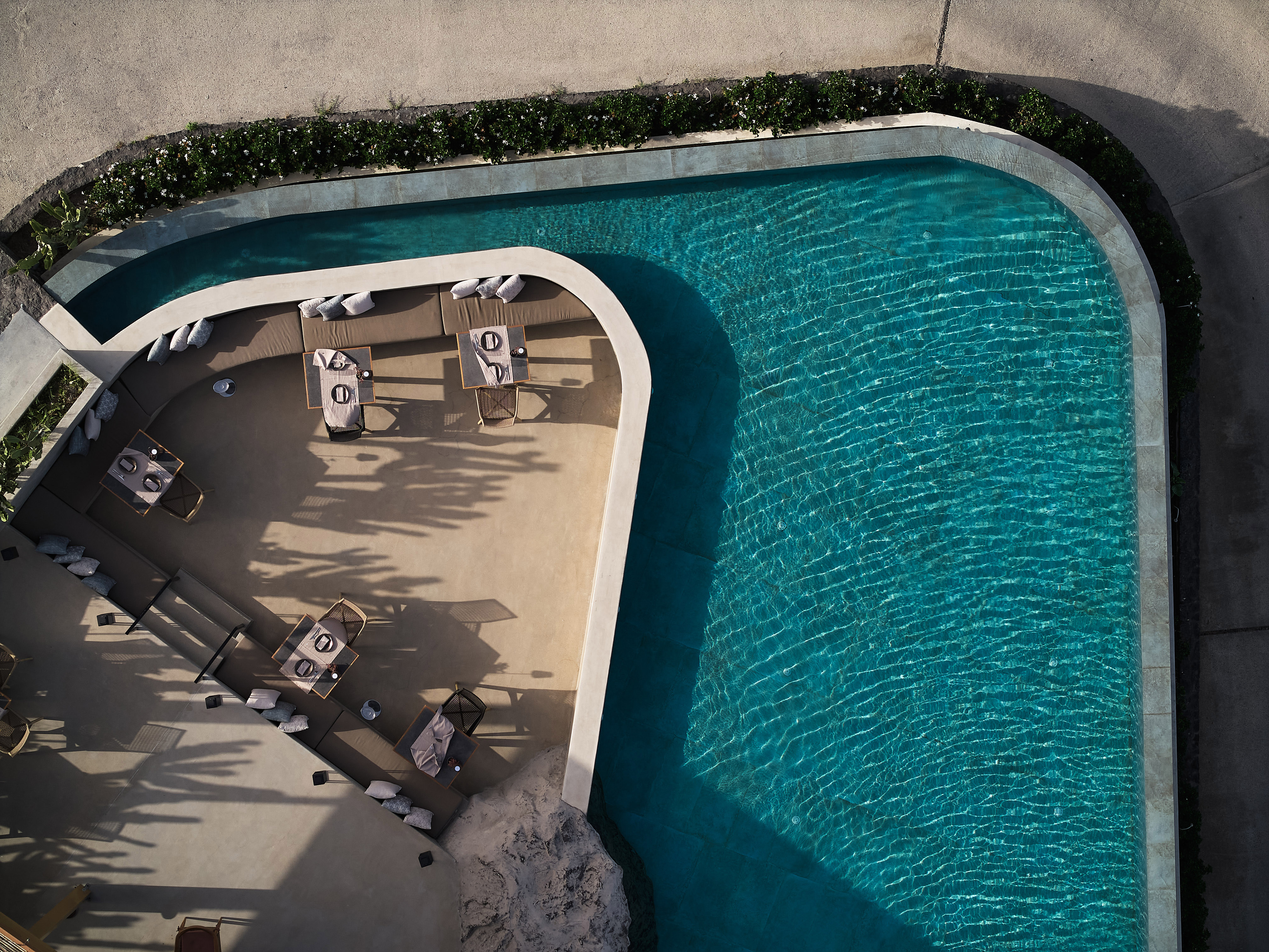 Book your wedding day in MAGMA RESORT SANTORINI