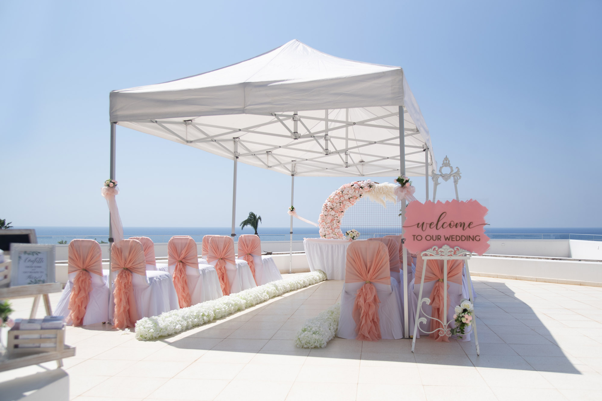 Book your wedding day in Laura Beach & Splash Resort