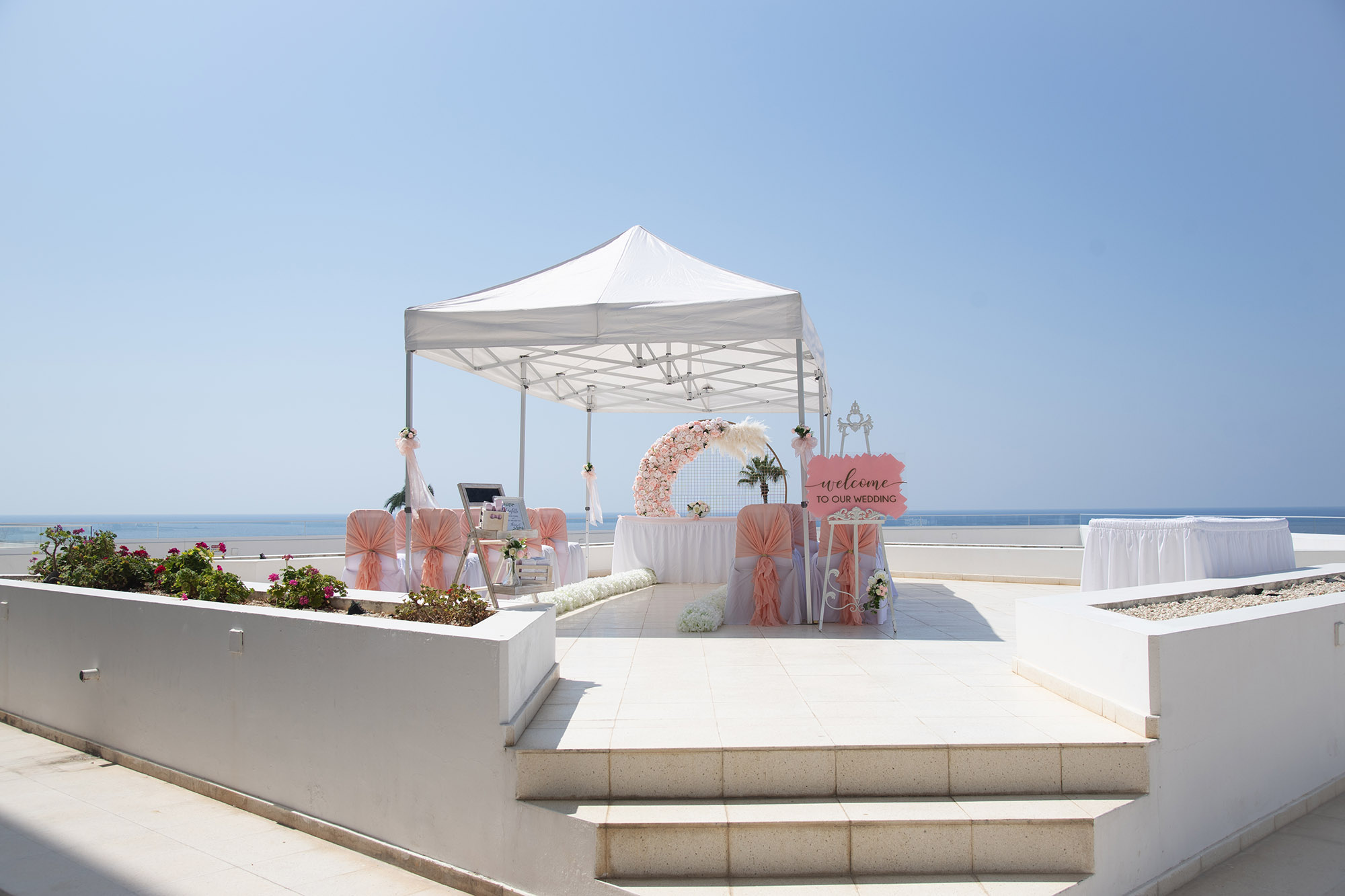 Book your wedding day in Laura Beach & Splash Resort