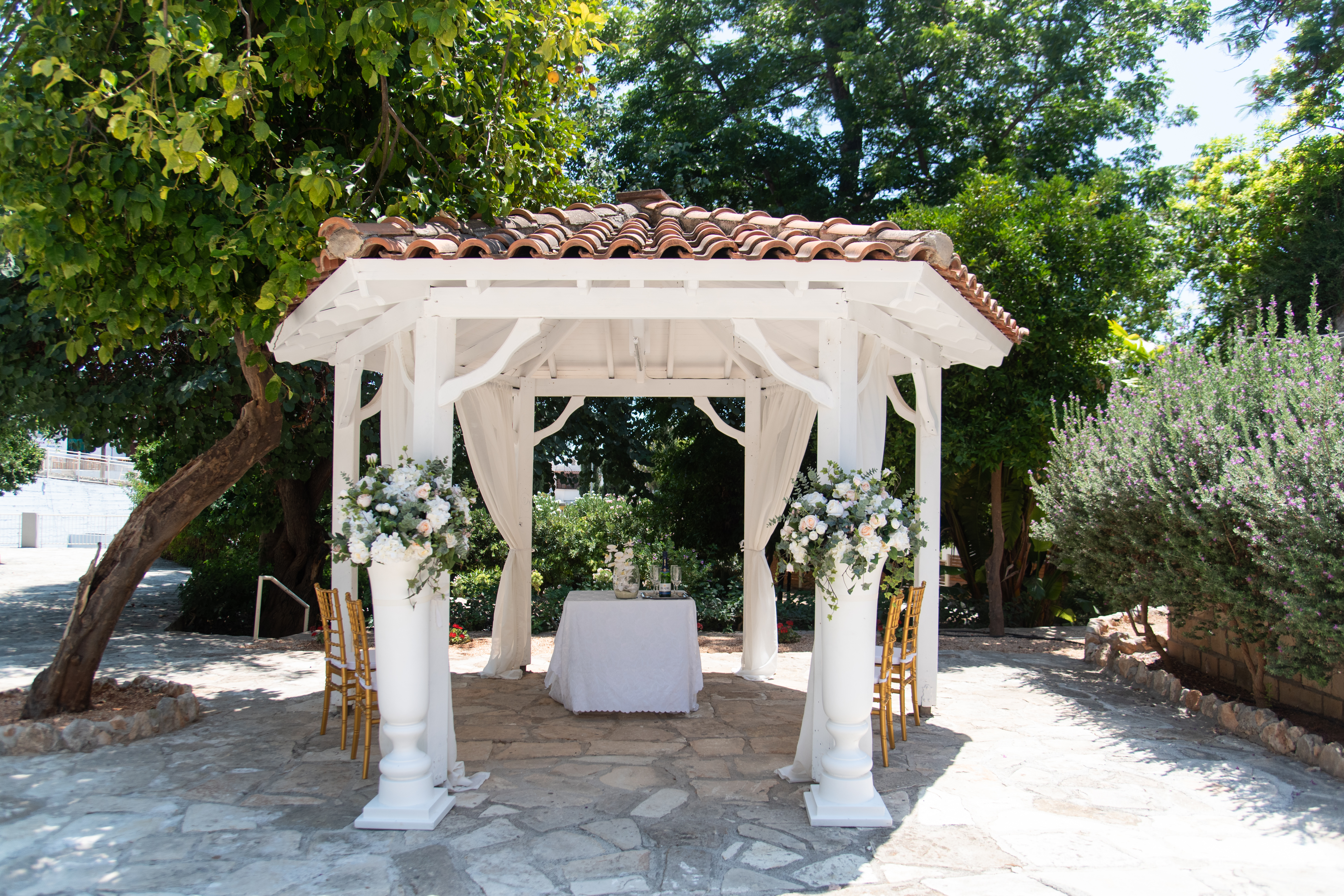 Book your wedding day in Peyia Town Hall