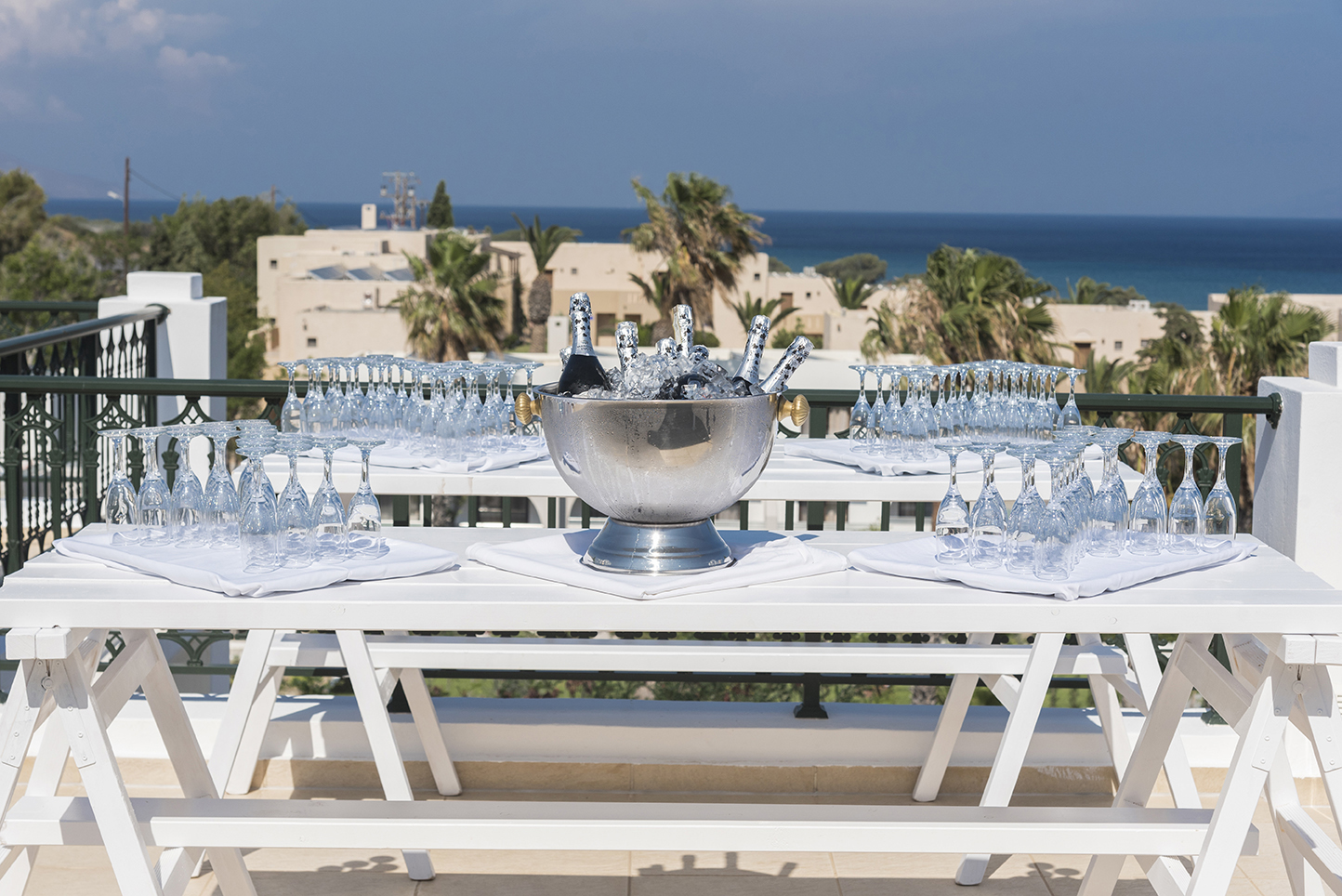 Book your wedding day in Porto Bello Beach