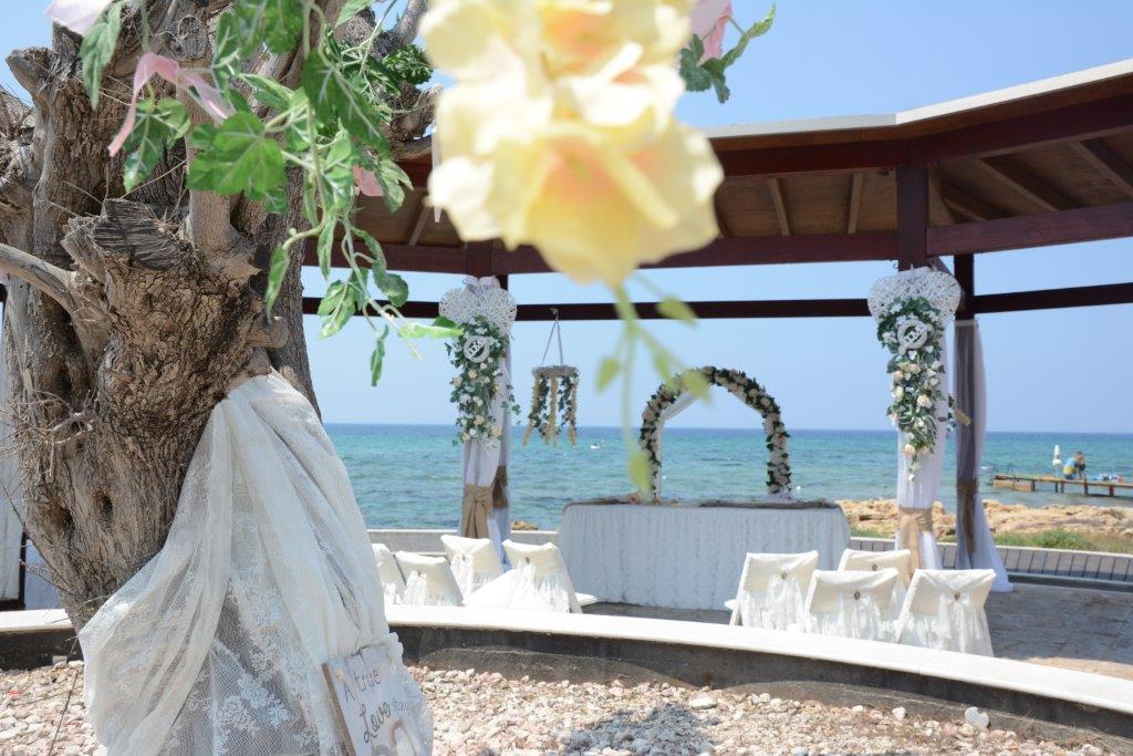 Book your wedding day in Poseidon Venue