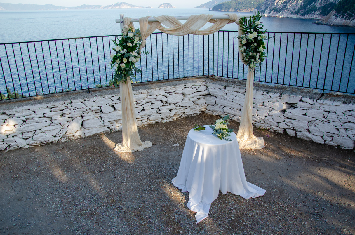 Book your wedding day in Church of Agios Ioannis Kastri Skopelos