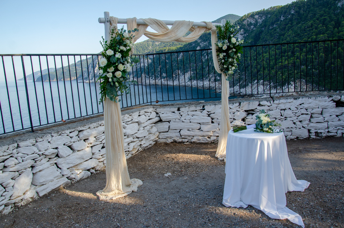 Book your wedding day in Church of Agios Ioannis Kastri Skopelos