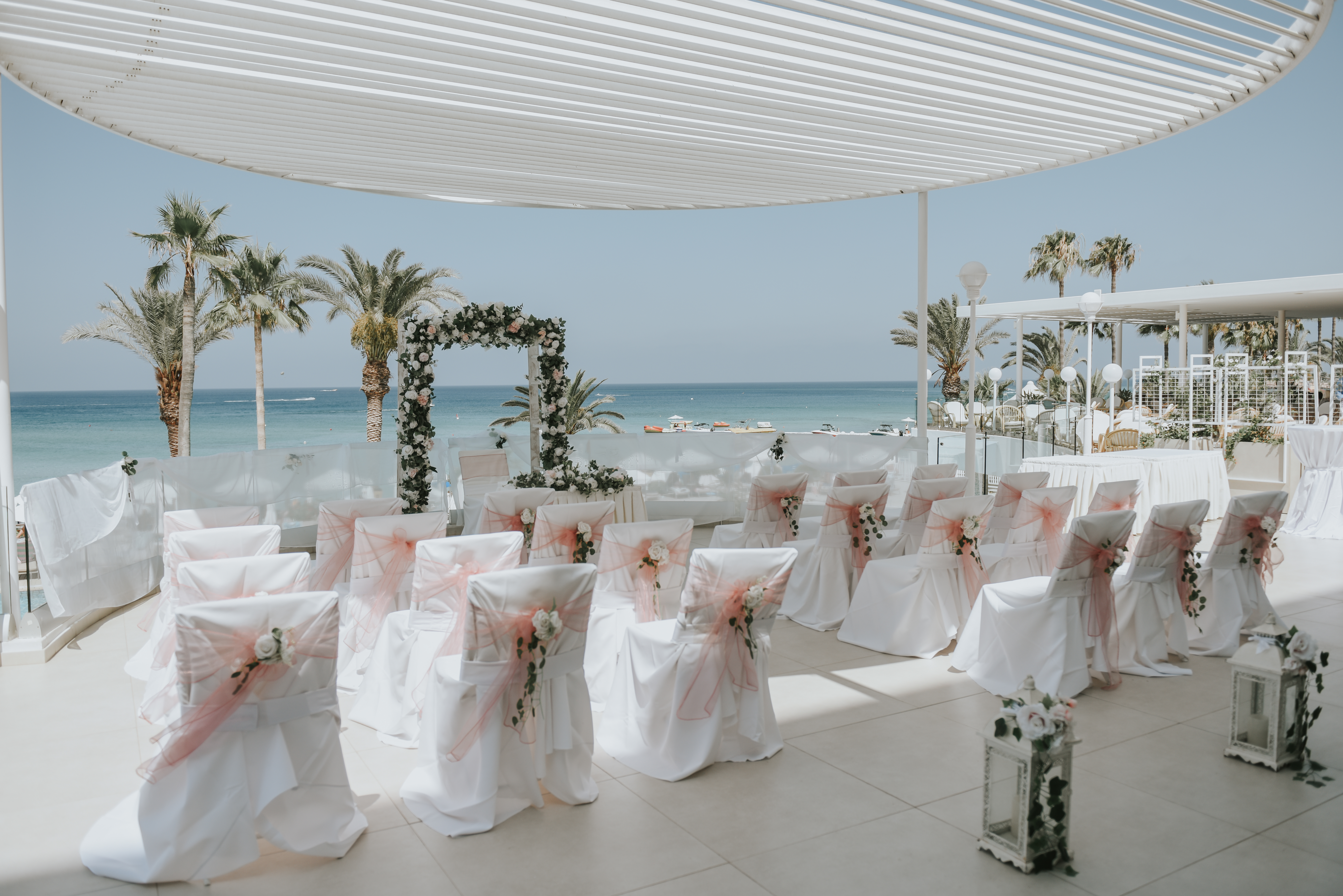 Book your wedding day in Sunrise Beach Hotel