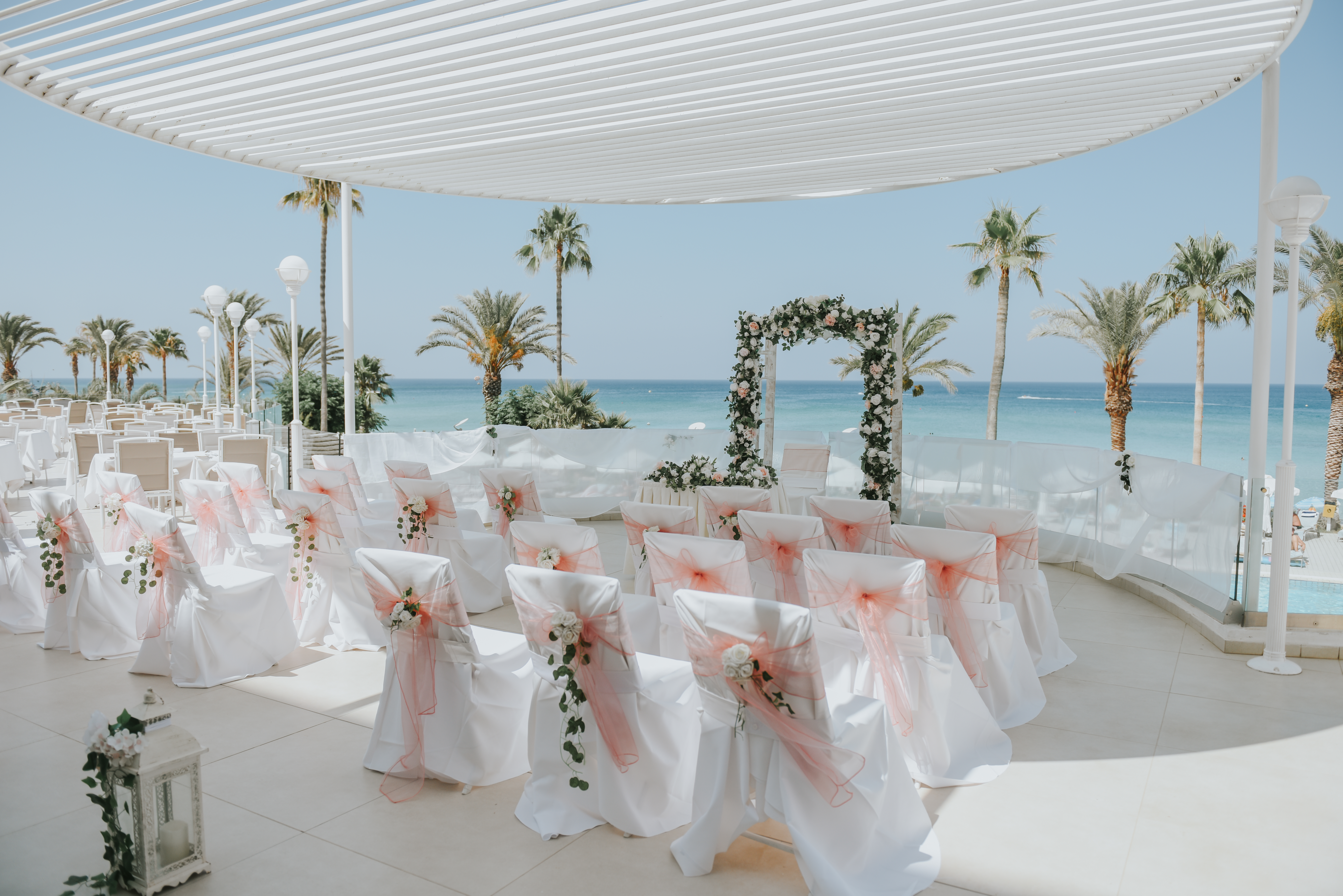 Book your wedding day in Sunrise Beach Hotel