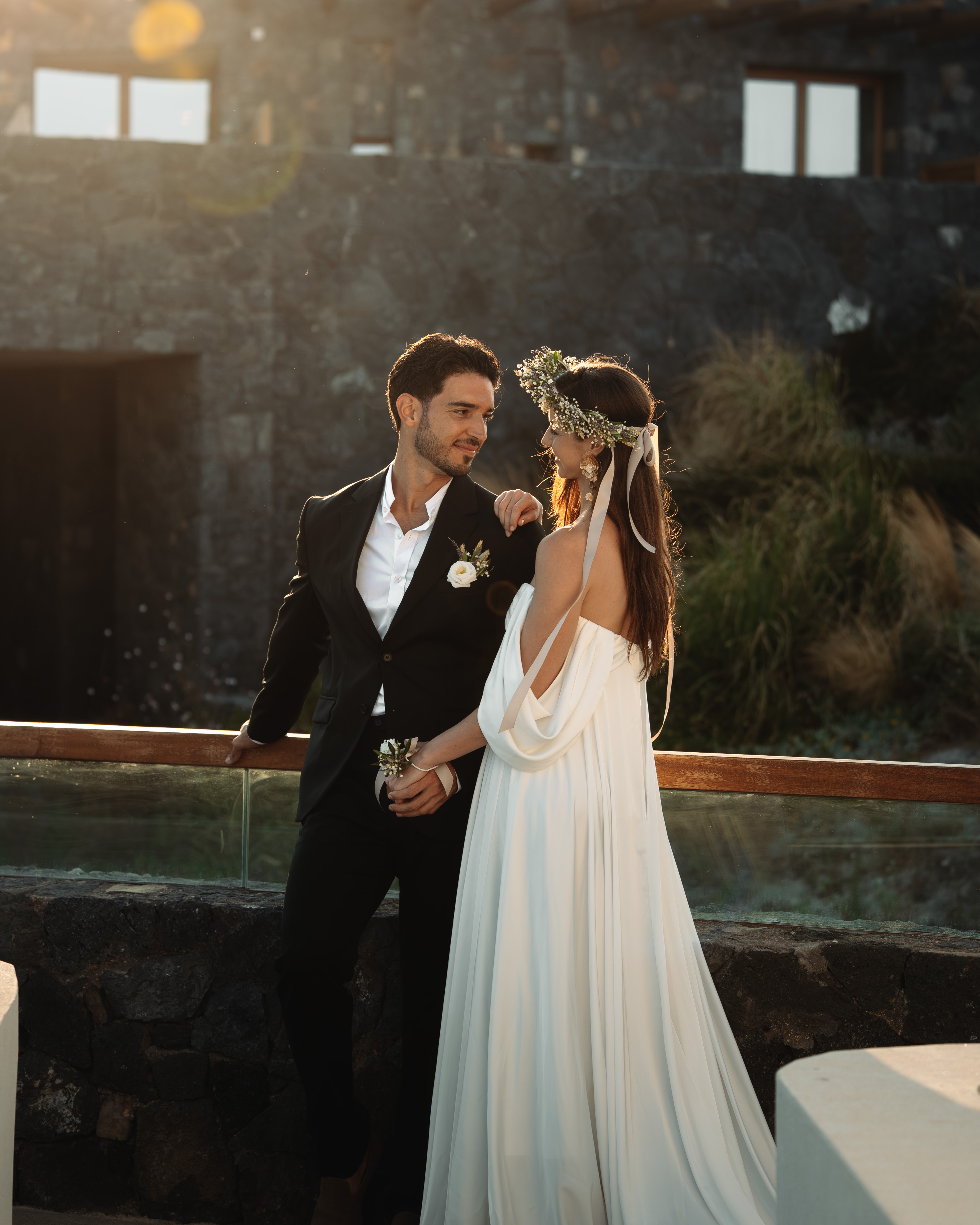 Book your wedding day in MAGMA RESORT SANTORINI
